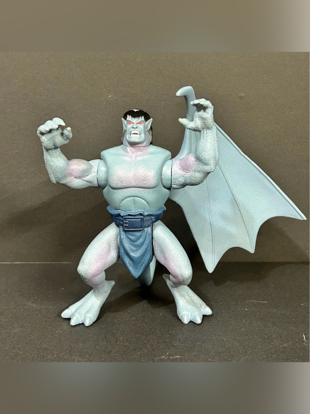 Vintage 1995 Kenner/Disneys Gargoyles Action Figure